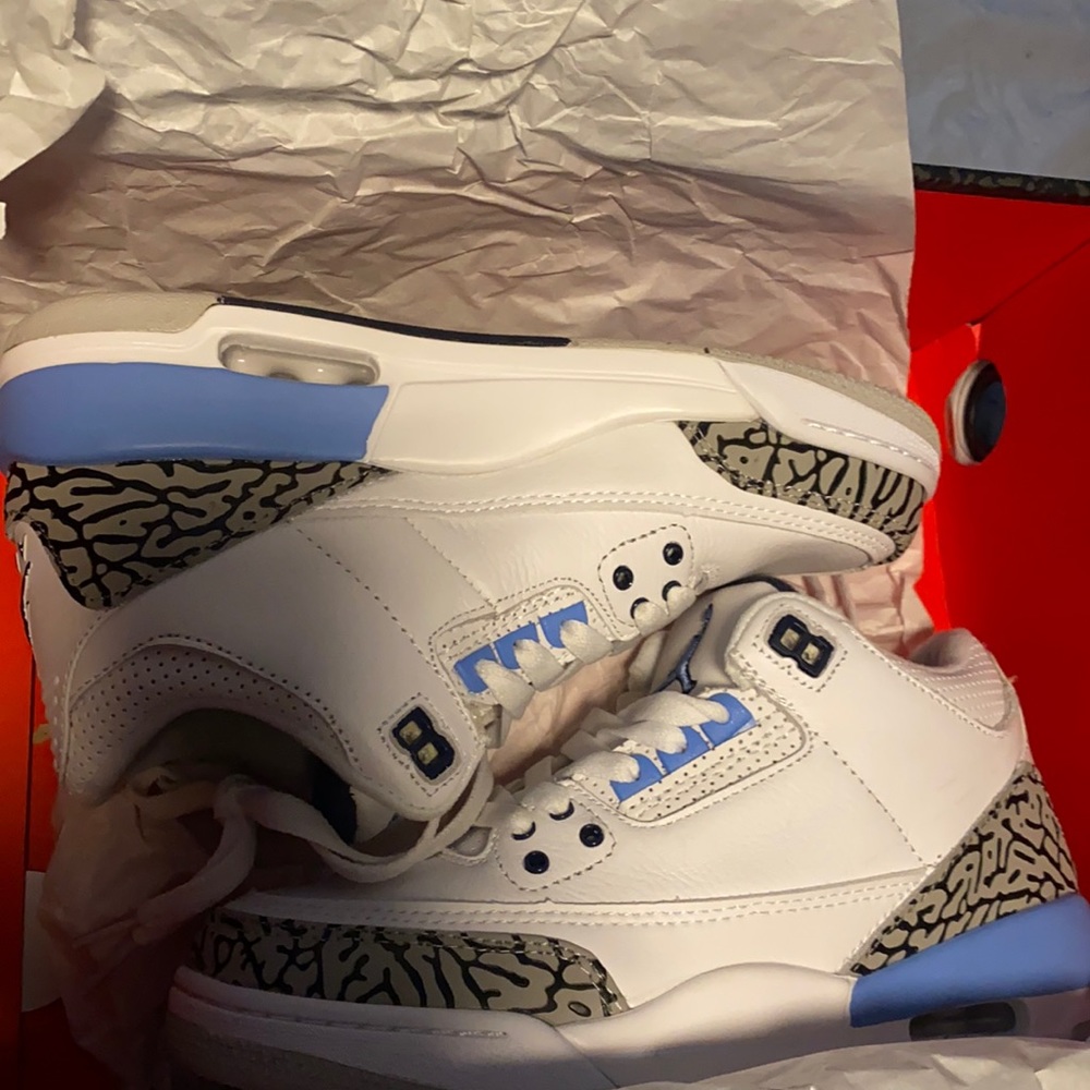 Grade school Jordan 3 Retro UNC